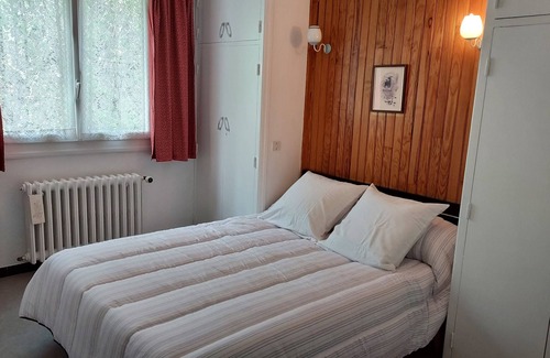 Font-Romeu-Odeillo-Via Apartment | Ideal F3 Apartment with Balcony, Garage & Pool Access