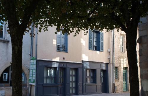 Limoges Apartment | Inviting Appart Face au Mail: Child-Friendly & Highly Rated