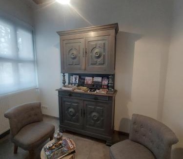 Limoges Apartment | Inviting Appart Face au Mail: Child-Friendly & Highly Rated