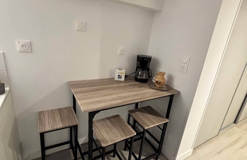 Sainte-Maure-de-Touraine Apartment | Comfortable F1 Apartment in the Heart of Touraine