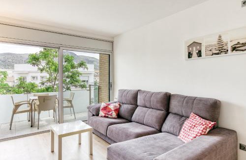 Roses Town Center Apartment | Family-Friendly Appart Georges: Perfect for Your Next Stay