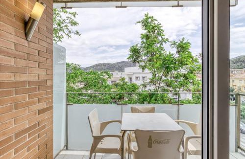 Roses Town Center Apartment | Family-Friendly Appart Georges: Perfect for Your Next Stay