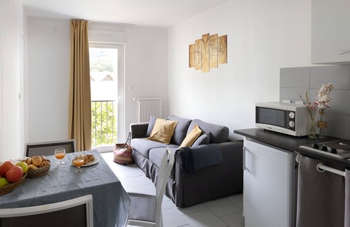 Corte Hotel | Convenient Appart Hôtel Corte HR with Pool and Spa Amenities