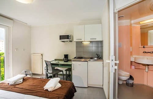 Corte Hotel | Convenient Appart Hôtel Corte HR with Pool and Spa Amenities