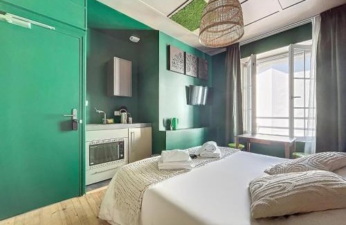 Saint-Jean-le-Thomas Hotel | Pet-Friendly Escape at Hotel Des Bains with Ocean Views