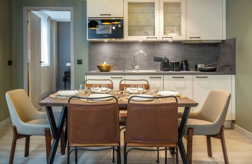 Asiatique Apartment | East Paris Suite: Family-Friendly with Breakfast & Kitchen