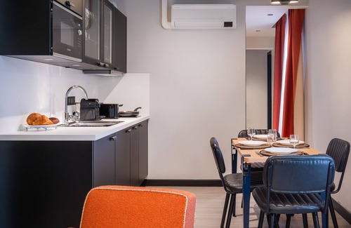 Asiatique Apartment | East Paris Suite: Family-Friendly with Breakfast & Kitchen