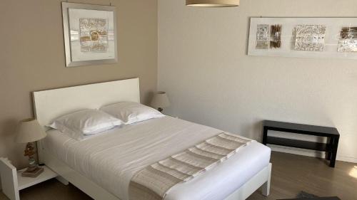 La Metare - Le Portail Rouge Apartment | Comfortable Appart' Hôtel Fauriel Saint Etienne with Parking