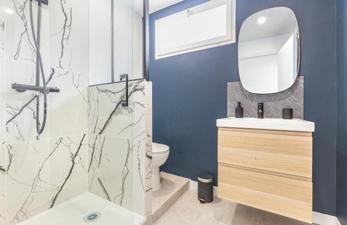 Aguado Apartment | Family-Friendly Appart'Hôtel Flowery Green in Evry