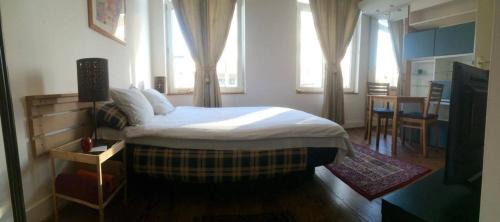 Jourdan Apartment | Cozy Appart-hôtel Maison de la Lune - Family & Pet Friendly