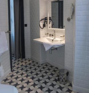 Angouleme Apartment | Eco-Lodge City - Family-Friendly Appart'Hôtel in Hyper Centre