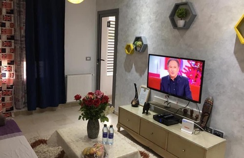 Cite Les Palmeraies Apartment | Elegant Appart Haut Standing à Tunis with Breakfast & More