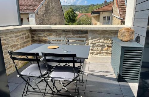 Chouzelot Apartment | Tranquil Le Bois de Moini: 4-Star Retreat with Ocean Views