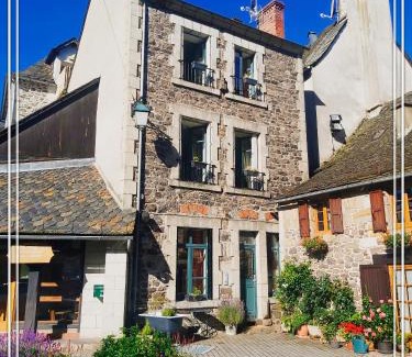 Riom-es-Montagnes Apartment | Discover APPART HOTEL Place des Jolis Rêves - Child Friendly Stay