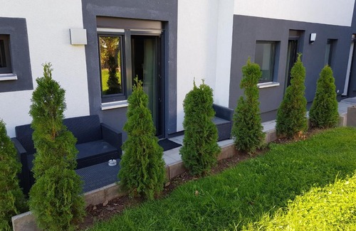 Herzogenaurach Apartment | Röntgenstraße Appart-Hotel: Pet & Child Friendly Retreat
