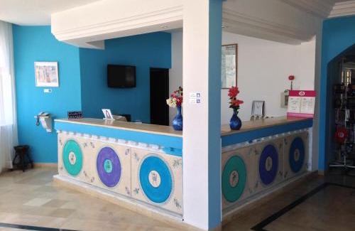 Playa Sidi Mehrez Apartment | Relax at Appart Hotel Rodes with Oceanfront Amenities