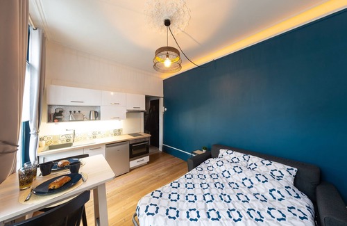 Valenciennes Apartment | Comfortable Appart'Hotel Valenciennes with Kitchen & Breakfast