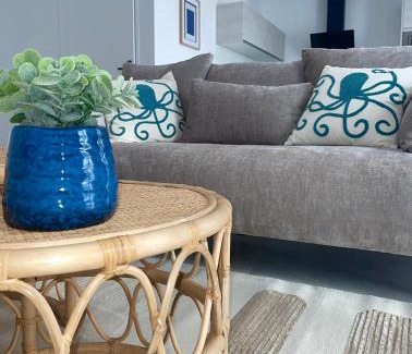 Lunel-Viel Apartment | Guest Rated 10/10: APPART'ICI - Numéro 3 Family Retreat