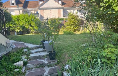 Soisy-sous-Montmorency Apartment | Family-Friendly Stay at Appart Jardin Lac Casino Enghien