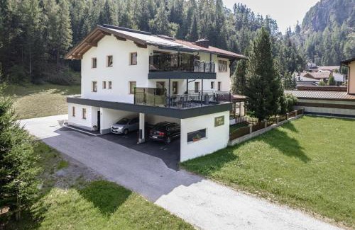 Laengenfeld Apartment | Pet-Friendly Retreat at Appart Klotz - Rated 9/10 by Guests