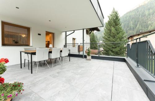 Laengenfeld Apartment | Pet-Friendly Retreat at Appart Klotz - Rated 9/10 by Guests