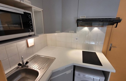 Le Lavandou Apartment | Prime Location Appart LAVANDOU: Steps to the Beach