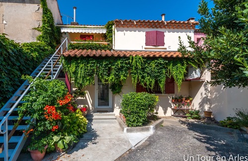 Arles Apartment | Ground Floor Appart Loft with Spa & Family-Friendly Amenities