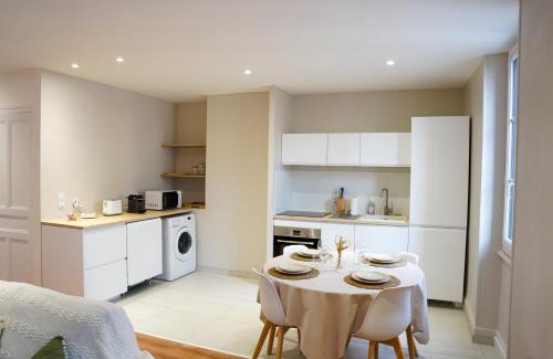 Bourg-en-Bresse Apartment | Bright Appart Lumineux: Steps from the Station, Family-Friendly