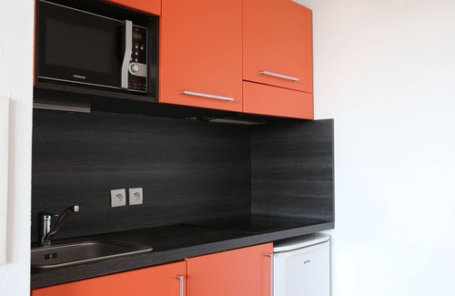 Chevilly-Larue Condo | Modern Apartment Near Airport & Paris with Free Wifi