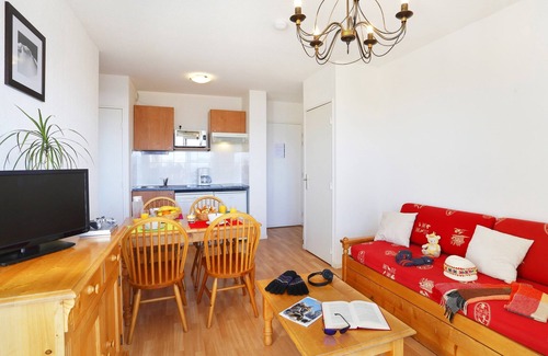 Font-Romeu-Odeillo-Via Condo | Cozy Mountain Retreat with Pool Access and Family-Friendly Perks