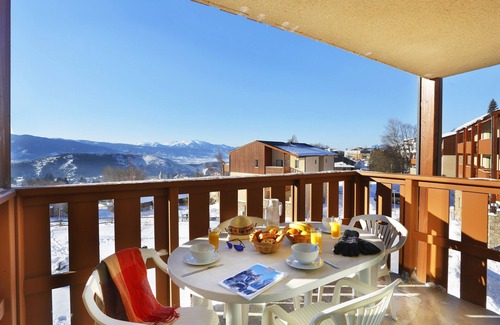 Font-Romeu-Odeillo-Via Condo | Cozy Mountain Retreat with Pool Access and Family-Friendly Perks