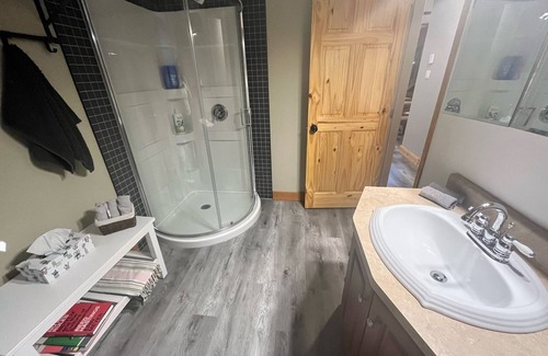 L'Anse-Saint-Jean Apartment | Family-Friendly Appart Mt Édouard with Kitchen Amenities