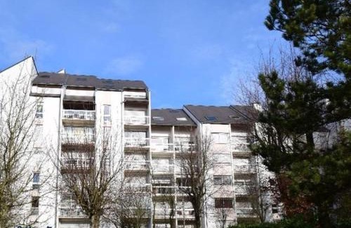 Bourroches Apartment | Discover Appart Port du Canal: Family-Friendly Retreat