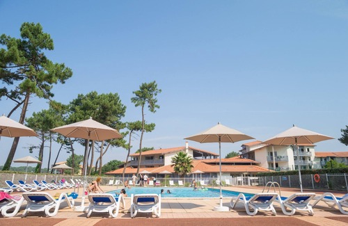 Soustons Condo | Spacious Apartment for 6 in Soustons with Pool Access