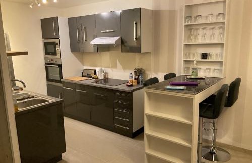 Chambry Apartment | Highly Rated Appart près de Meaux: Perfect for Families