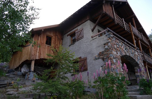 Villard-Reculas Apartment | Welcoming Appart RDC in Private Chalet at Alpe d'Huez