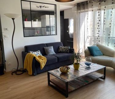 Laval Apartment | Convenient Stay for 6 at Gare Laval with Breakfast Included