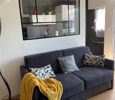 Laval Apartment | Convenient Stay for 6 at Gare Laval with Breakfast Included