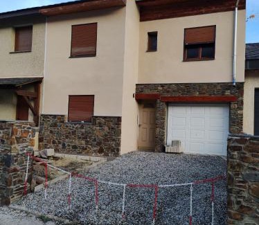 Formigueres Apartment | Cozy Appart T2 with Parking in Formiguères for Families