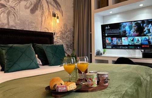 Maisons-Laffitte Apartment | Prime Appart'TERRASSE Near STADE U ARENA & Champs Élysées