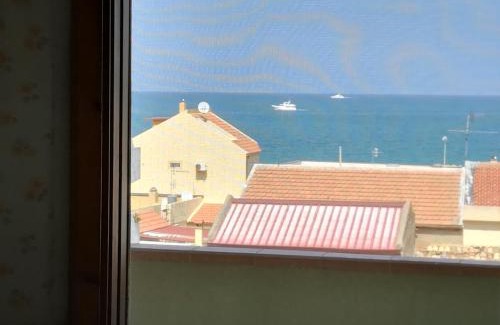 Acquarone House | Pet-Friendly Appartamare Spina with Ocean View & Kitchen