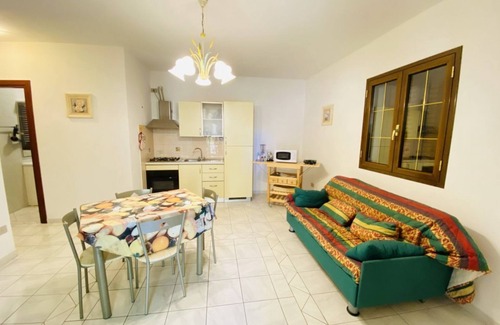 Buddittogliu Straulas Apartment | Comfortable Appartamento Sa Domo Lada 2 with Spa & Kitchen