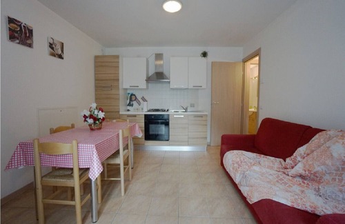 Torre di Santa Maria Apartment | Pet-Friendly Appartamento La Baita with Kitchen & Breakfast