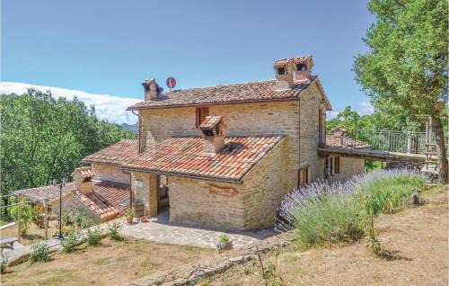 Mercatello sul Metauro Apartment | Pet-Friendly Appartamento Suite with Pool & Family Perks