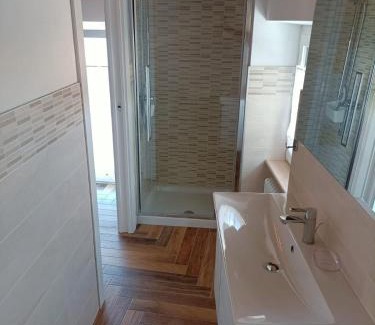Assenza Apartment | Cozy Appartamenti Albatros: Oceanfront Retreat with Pool