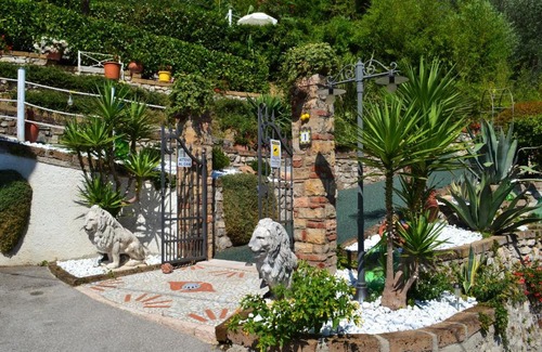 Limone sul Garda Apartment | Oceanfront Retreat at Appartamenti Casa Carlotta - Rated 9.4