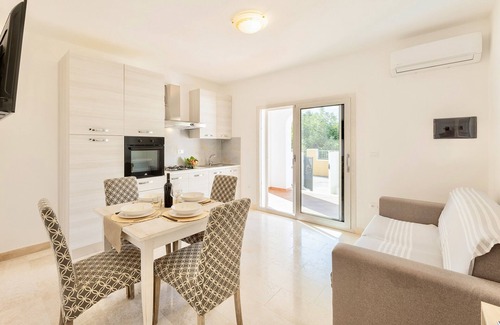 Orosei House | Modern Appartamenti in Orosei with WIFI and Pool Access