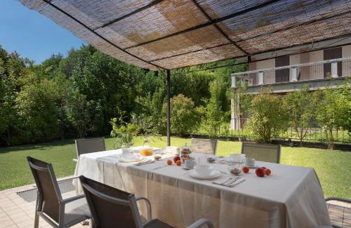 Roe Volciano Apartment | Scenic Corte Dei Cipressi Apartments with Ocean View