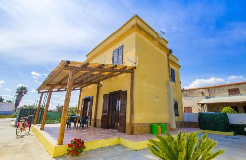 Birgi Vecchi Apartment | Family-Friendly Appartamenti Elios with Cozy Fireplace