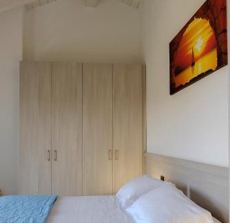 Laveno Apartment | Family-Friendly Retreat at Appartamenti I Fiori del Lago